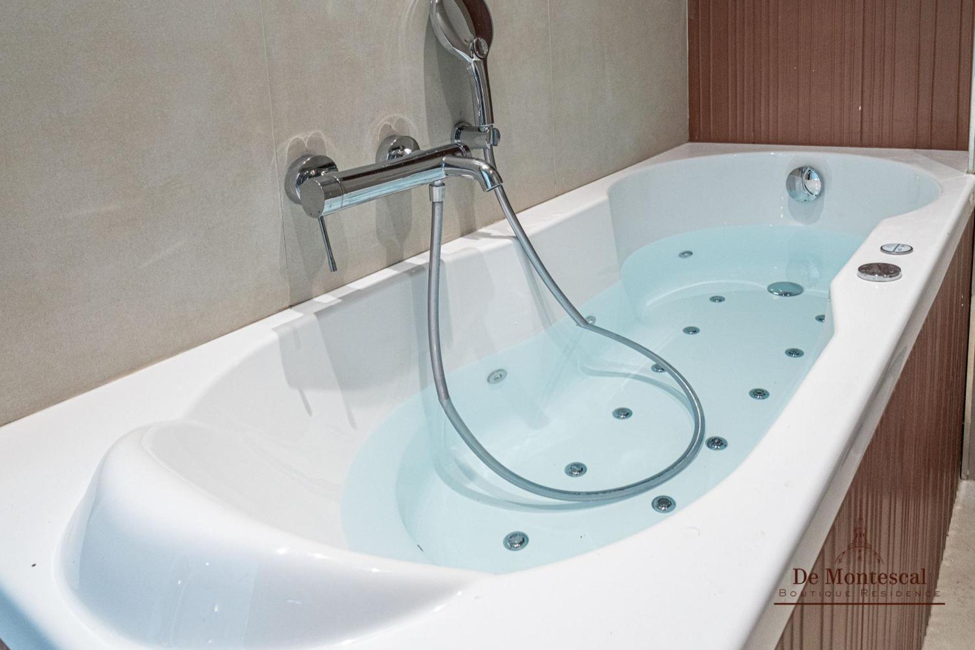 De Montescal - Hot Tub And Ac Cosy Apartment A Prime Location 40M2 París Exterior foto