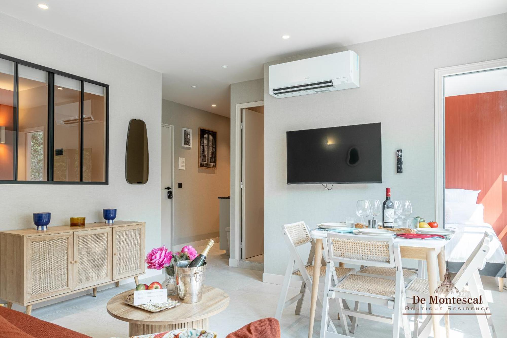 De Montescal - Hot Tub And Ac Cosy Apartment A Prime Location 40M2 París Exterior foto