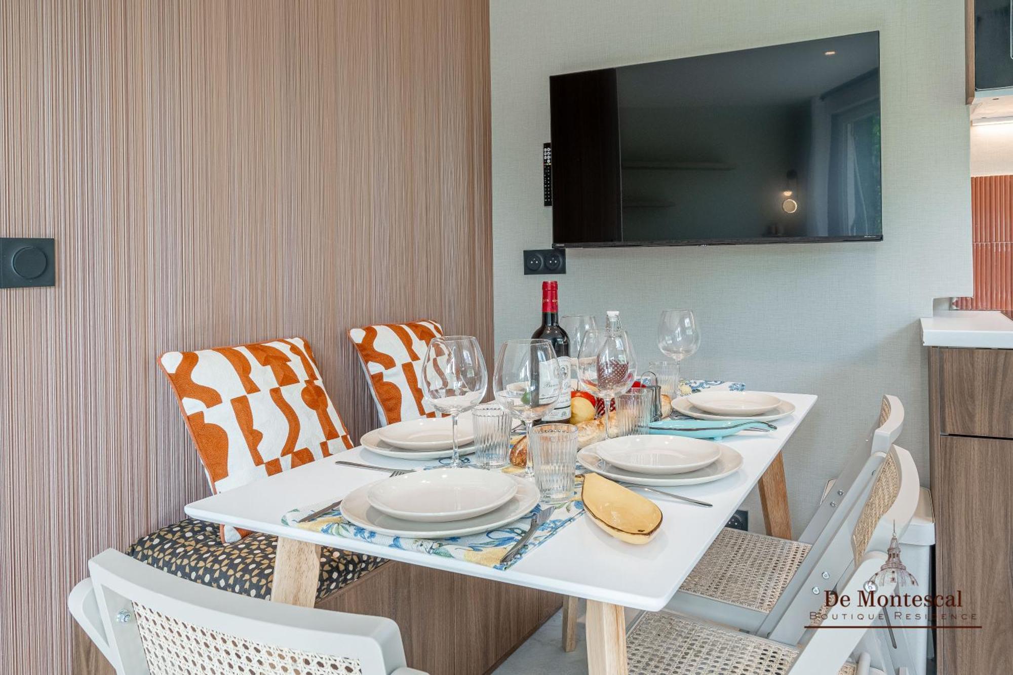 De Montescal - Hot Tub And Ac Cosy Apartment A Prime Location 40M2 París Exterior foto