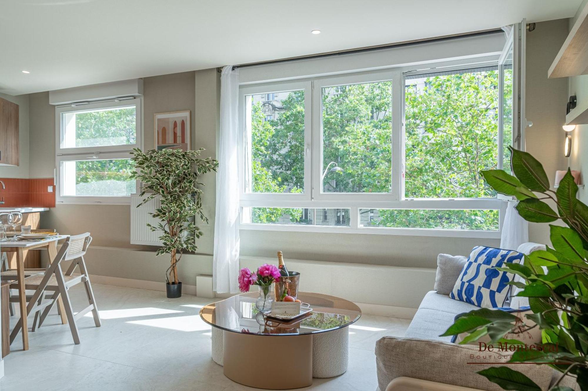 De Montescal - Hot Tub And Ac Cosy Apartment A Prime Location 40M2 París Exterior foto